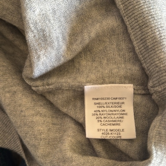 Joie gray silk cuffed sleeve nylon/rayon/wool/cashmere body crewneck sweater. Sm - Picture 7 of 7